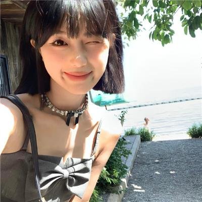 埃舍尔街的红色邮筒